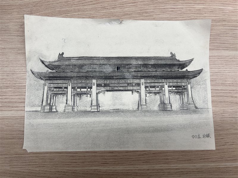 二等獎(jiǎng)-邱麒—《繁華盛世里的“門”》